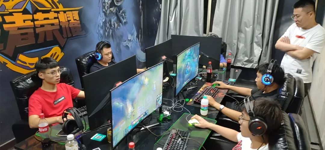 表现愈发突 表现愈发突