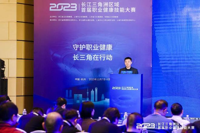 18億美元 18億美元