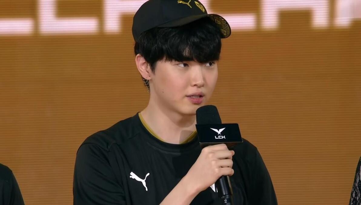 与此同时 与此同时